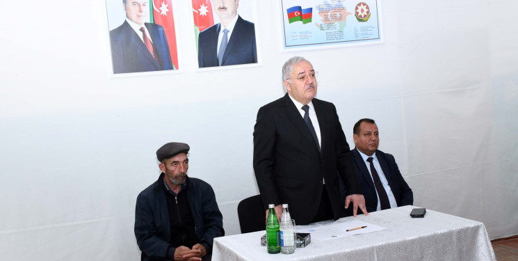 Ağdam Rayon İcra Hakimiyyətinin başçısı Vaqif Həsənovun rayonun Paşabəyli kəndində səyyar qəbul-görüşü keçirilib