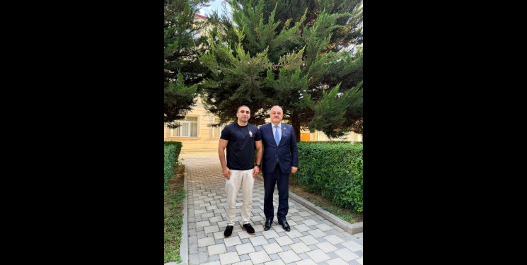Ağdam Rayon İcra Hakimiyyətinin başçısı Vaqif Həsənov "Kunq-Fu  Sanda" idman növü üzrə 2 qat dünya çempionunu qəbul edib